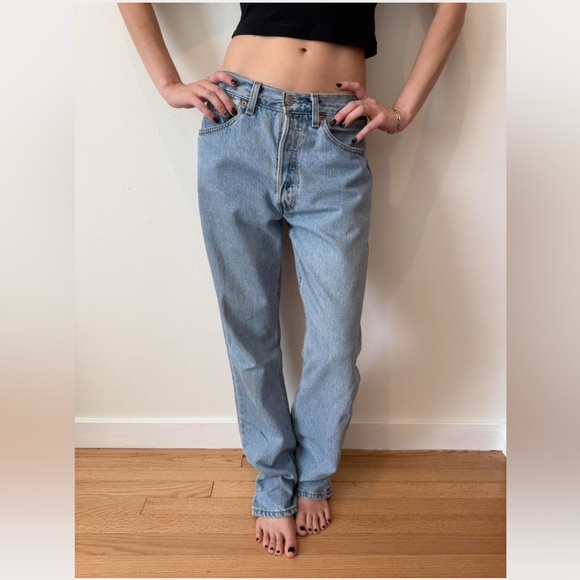 90s Vintage Levi’s 501 Light Wash Jeans - Picture 2 of 14